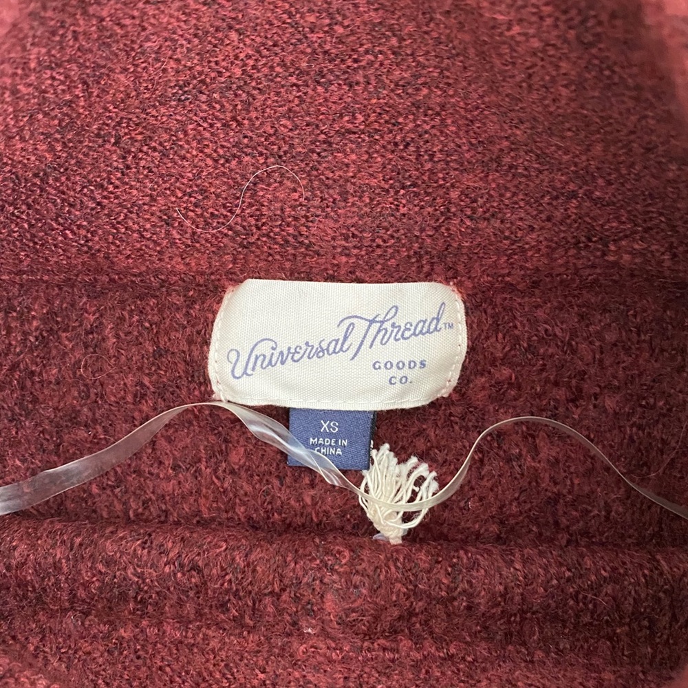 Universal thread red sweater - Picture 6 of 7